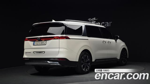 Kia Carnival 9-Seater Signature — пробег 113 624 км — фото 2 из 5