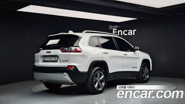 Jeep Cherokee 2.4 Limited AWD — пробег 49 022 км — фото 2 из 5