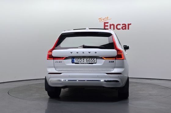 Volvo XC60 B5 Inscription — пробег 66 594 км — фото 4 из 5