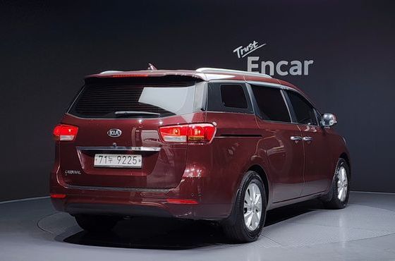 Kia Carnival 11-seater Luxury — пробег 222 309 км — фото 2 из 5