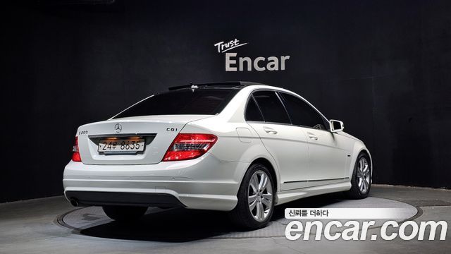 Mercedes-Benz C-Class C200 CGI AVANTGARDE — пробег 136 199 км — фото 2 из 5
