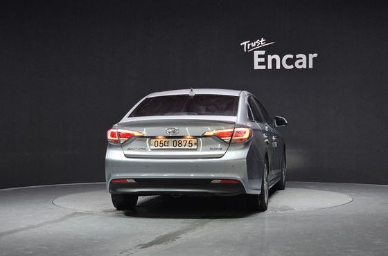 Hyundai Sonata 2.0 HEV Premium — пробег 124 375 км — фото 4 из 5
