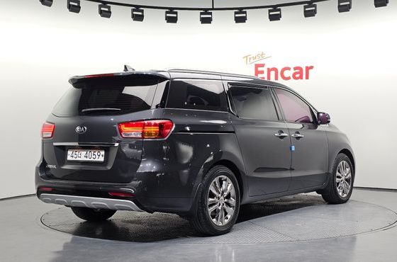 Kia Carnival 9-seater Prestige — пробег 99 220 км — фото 2 из 5
