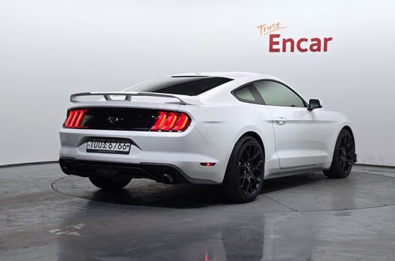 Ford Mustang Coupe — пробег 58 151 км — фото 2 из 5
