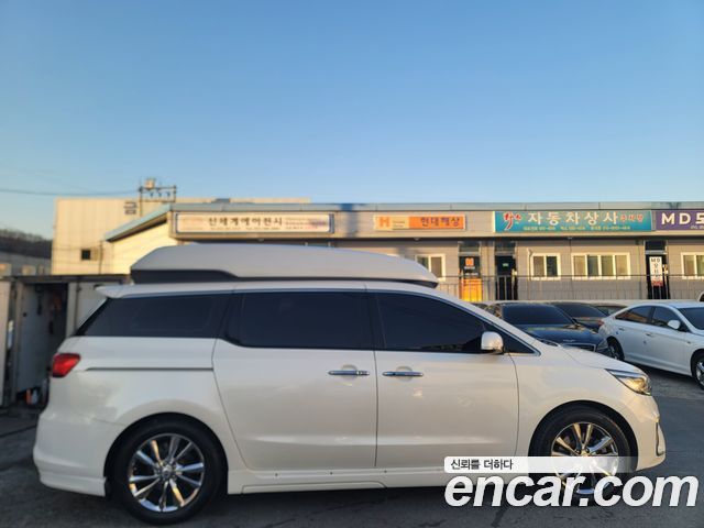 Kia Carnival 9-Seater Hi-Limousine Prestige — пробег 111 246 км — фото 4 из 5