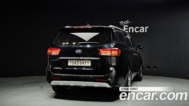 Kia Carnival из Кореи Encar