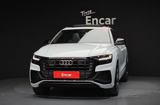 Audi Q8 55 TFSI Quattro Premium — пробег 21 826 км — фото 3 из 5
