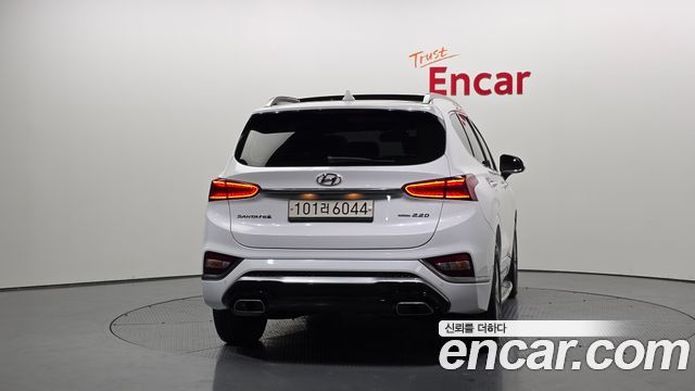 Hyundai Santafe Diesel 2.2 4WD Inspiration — пробег 131 728 км — фото 4 из 5