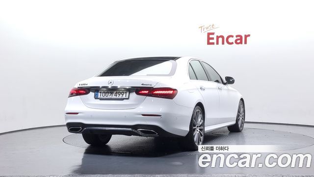 Mercedes-Benz E-Class E220d 4MATIC AMG Line — пробег 57 593 км — фото 2 из 5