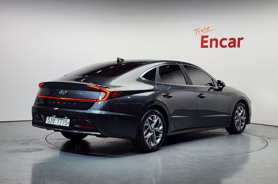 Hyundai Sonata 2.0 Premium Family — пробег 63 844 км — фото 2 из 5