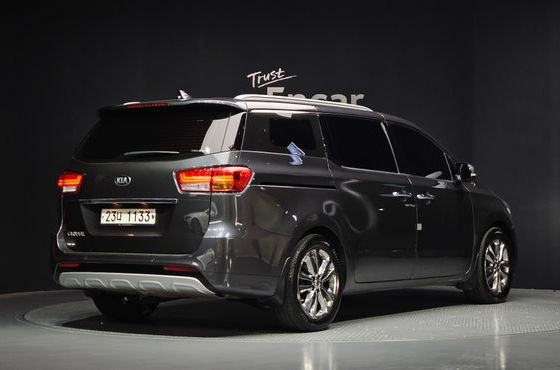 Kia Carnival 9-Seater Noblesse Special — пробег 169 846 км — фото 2 из 5