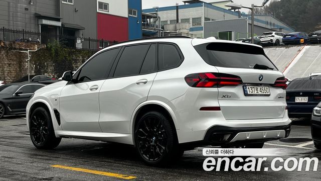 BMW X5 xDrive 50e M Sport — пробег 50 070 км — фото 2 из 5