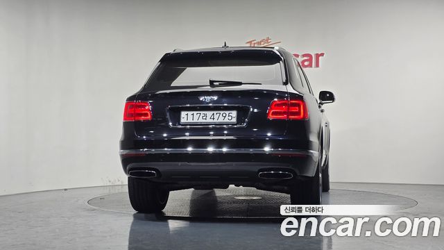 Bentley Bentayga 6.0 W12 — пробег 123 598 км — фото 4 из 5