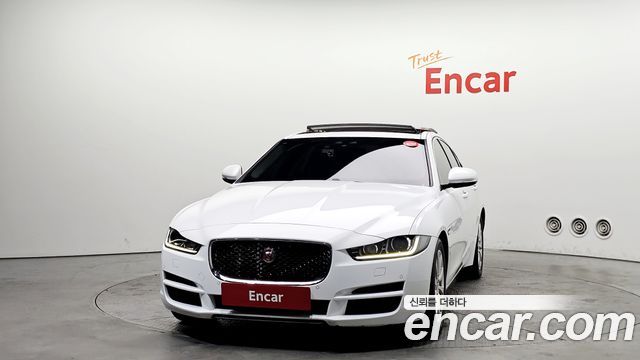 Jaguar XE 20t Prestige — пробег 86 706 км — фото 3 из 5