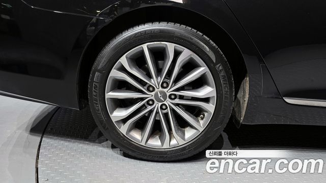 Hyundai Genesis из Кореи Encar