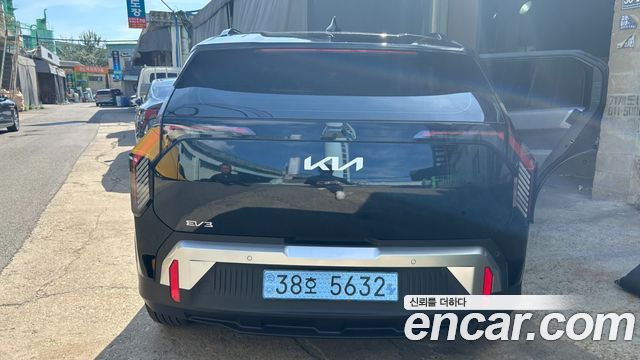 Kia EV3 Long Range 2WD AIr — пробег 3 500 км — фото 3 из 5