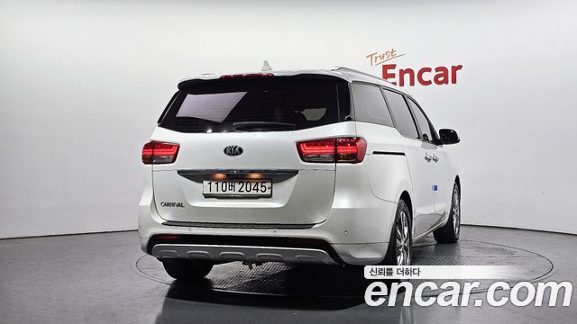 Kia Carnival из Кореи Encar