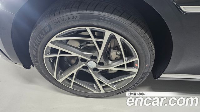 Genesis G90 из Кореи Encar
