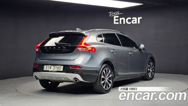 Volvo V40 из Кореи Encar