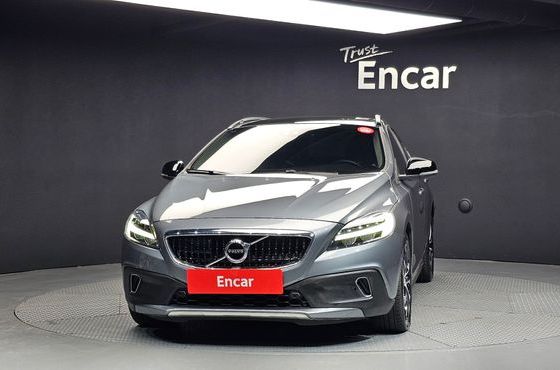Volvo V40 D3 — пробег 55 048 км — фото 3 из 5