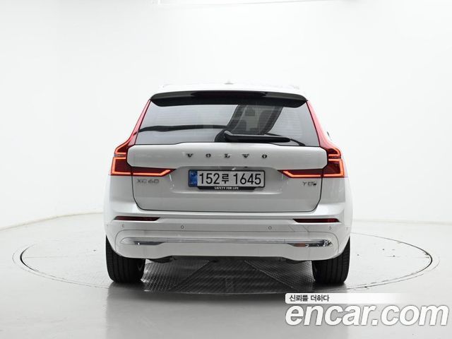 Volvo XC60 T8 Ultra Bright — пробег 4 980 км — фото 4 из 5