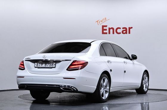 Mercedes-Benz E-Class E220d Avantgarde — пробег 70 171 км — фото 2 из 5
