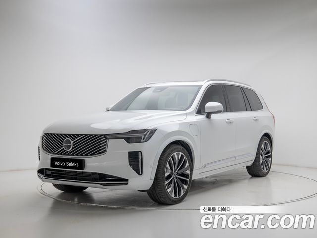 Volvo XC90 T8 Ultra Bright Hybrid — пробег 7 250 км — фото 1 из 5
