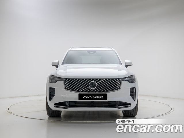 Volvo XC90 T8 Ultra Bright Hybrid — пробег 7 250 км — фото 2 из 5