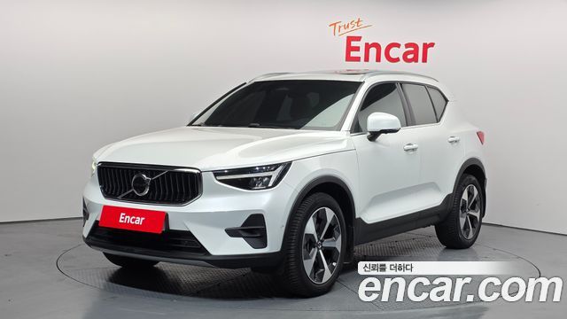 Volvo XC40 B4 Ultimate Bright — пробег 72 953 км — фото 1 из 5