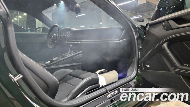 Porsche 911 GT3 Touring — пробег 300 км — фото 2 из 5
