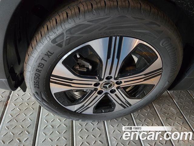 Mercedes-Benz EQA EQA250 Progressive — пробег 8 км — фото 3 из 4