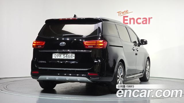 Kia Carnival из Кореи Encar