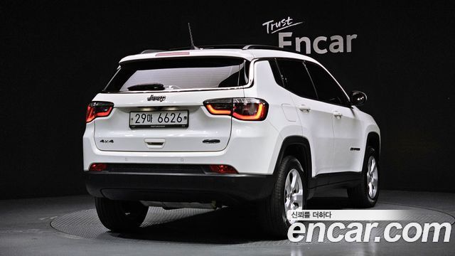 Jeep Compass 2.4 Longitude AWD — пробег 82 606 км — фото 2 из 5