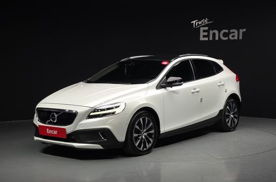 Volvo V40 D3 — пробег 65 021 км — фото 1 из 5