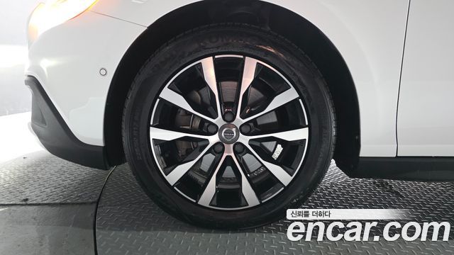 Volvo V40 из Кореи Encar