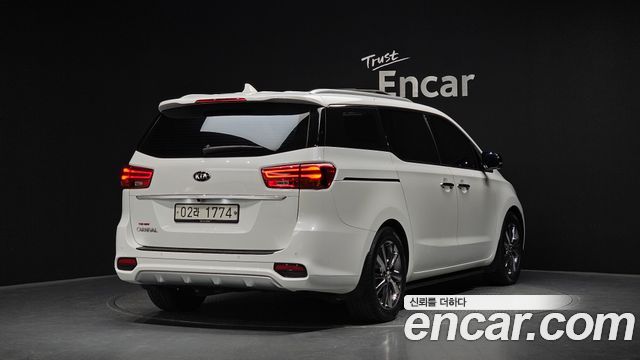 Kia Carnival из Кореи Encar