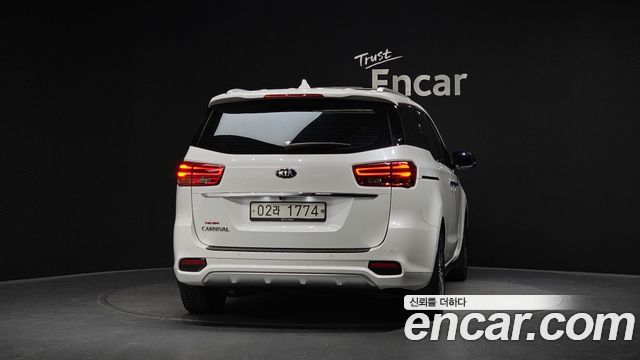 Kia Carnival из Кореи Encar