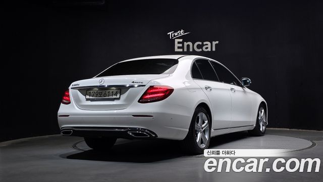 Mercedes-Benz E-Class из Кореи Encar