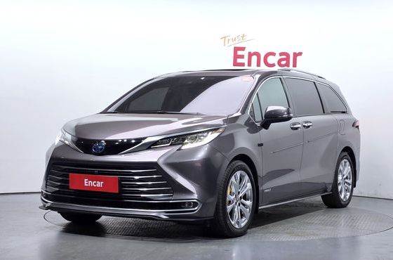 Toyota Sienna 2.5 Hybrid 2WD — пробег 39 526 км — фото 1 из 5