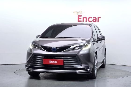 Toyota Sienna 2.5 Hybrid 2WD — пробег 39 526 км — фото 3 из 5