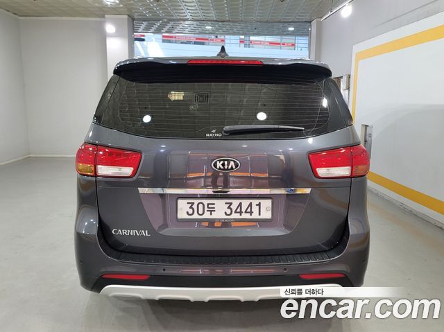 Kia Carnival из Кореи Encar