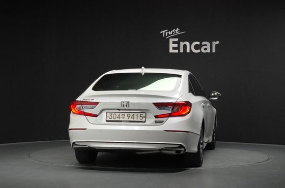 Honda Accord 2.0 Hybrid Touring — пробег 53 082 км — фото 4 из 5