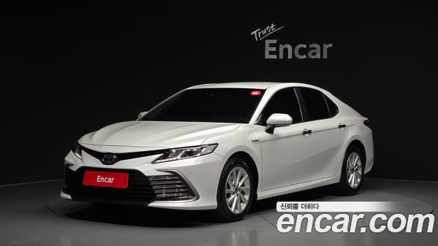 Toyota Camry 2.5 LE Hybrid — пробег 48 816 км — фото 1 из 5