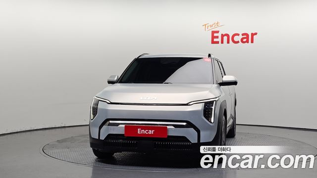 Kia EV3 Long Range 2WD Earth — пробег 5 927 км — фото 3 из 5