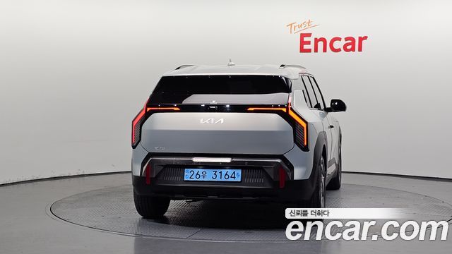Kia EV3 Long Range 2WD Earth — пробег 5 927 км — фото 4 из 5