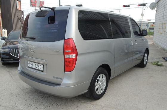 Hyundai Starex 5-Seater VAN CVX Premium — пробег 289 359 км — фото 4 из 5