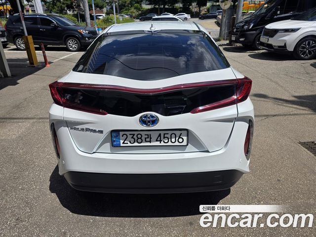 Toyota Prius 1.8 — пробег 37 729 км — фото 3 из 5