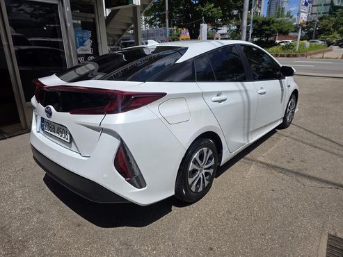 Toyota Prius 1.8 — пробег 37 729 км — фото 4 из 5