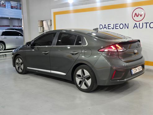 Hyundai Ioniq 1.6 HEV Q — пробег 138 170 км — фото 3 из 5
