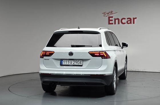 Volkswagen Tiguan 2.0 TDI Premium — пробег 98 891 км — фото 4 из 5